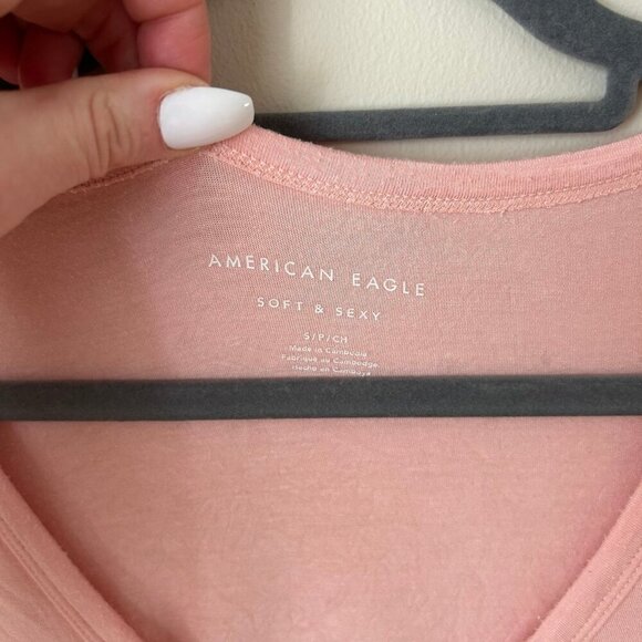 American Eagle Soft & Sexy V-Neck T-Shirt Light Pink Women’s Size Small - Picture 3 of 6
